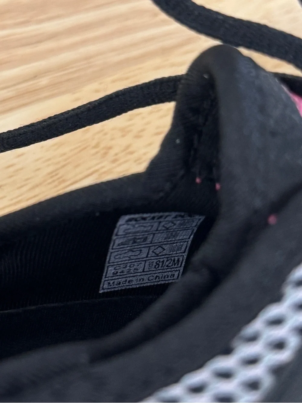 Rocket Dog Y2K Mesh Sneakers Size 8.5 | Black Pink Retro Trainers